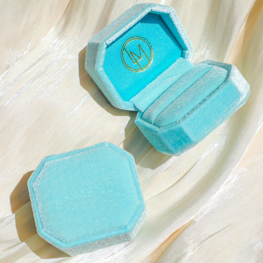 La Meno Teal Luxe Velvet Ring Box